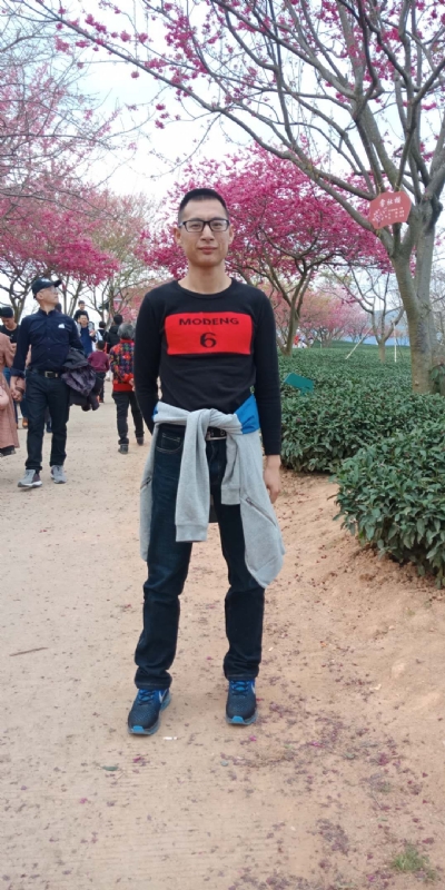 小梁的第二张照片--武夷山婚介网