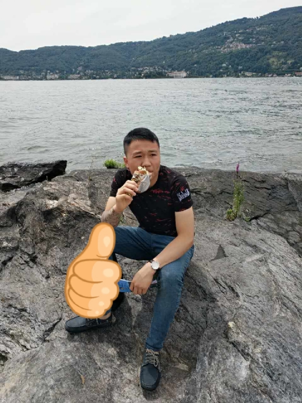 绚烂背后的平淡的第一张照片--武夷山婚介网