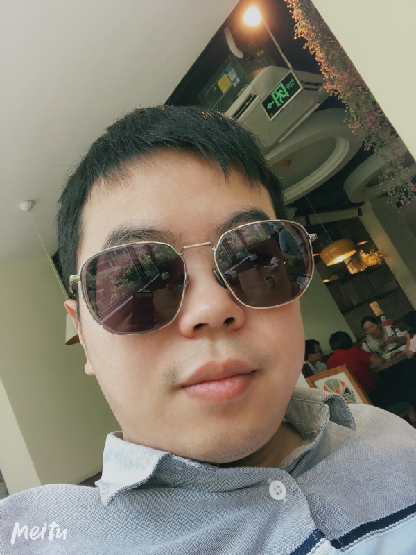 月台等路人的第一张照片--武夷山婚介网