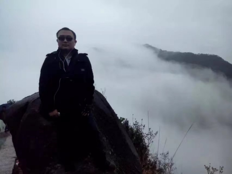 如影随形的第三张照片--武夷山婚介网