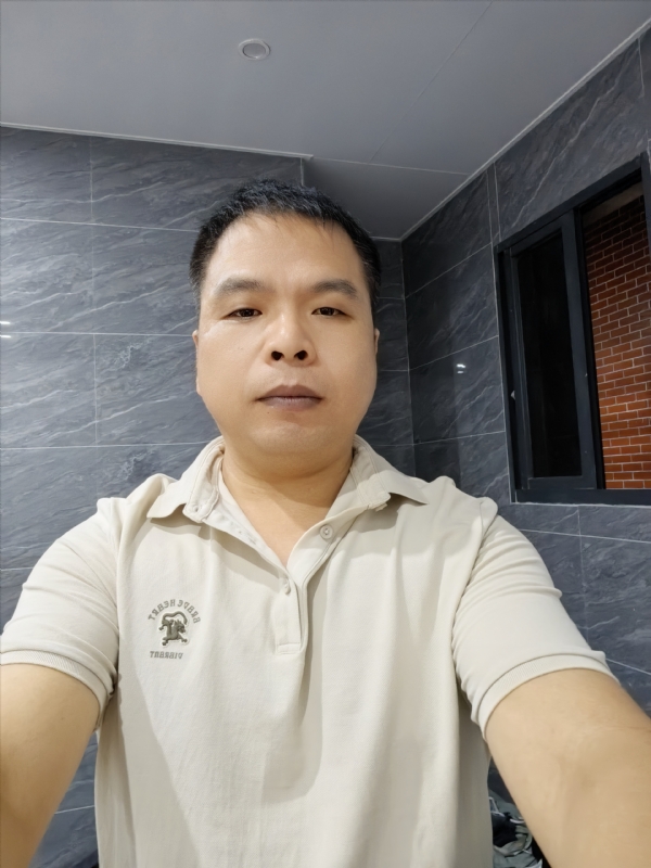 刘两水的第一张照片--武夷山婚介网
